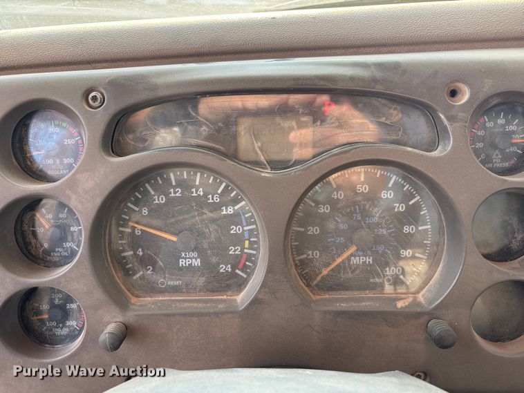 image for item JM9421 2007 Mack CHN semi truck