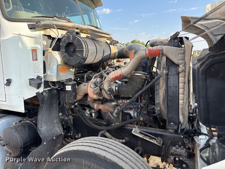 image for item JM9421 2007 Mack CHN semi truck