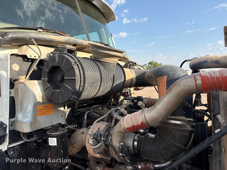 image for item JM9421 2007 Mack CHN semi truck