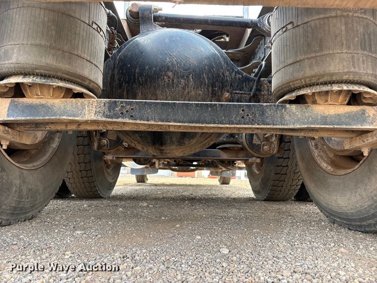 image for item JM9421 2007 Mack CHN semi truck