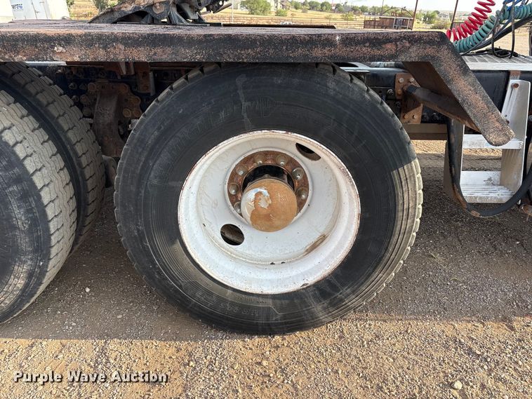 image for item JM9421 2007 Mack CHN semi truck