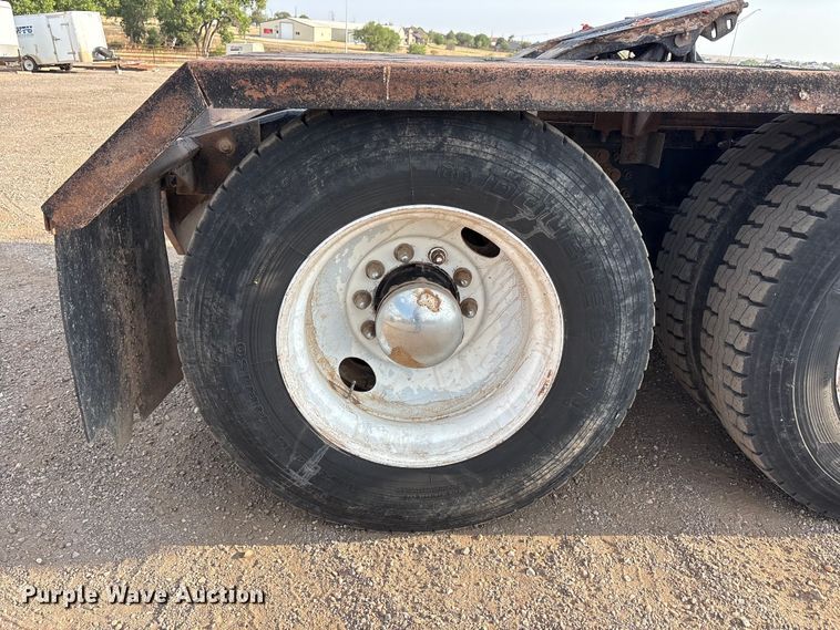 image for item JM9421 2007 Mack CHN semi truck