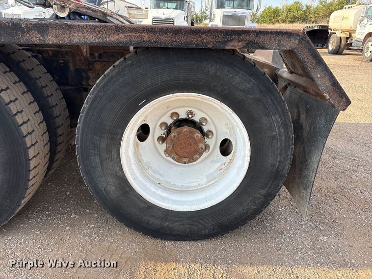 image for item JM9421 2007 Mack CHN semi truck