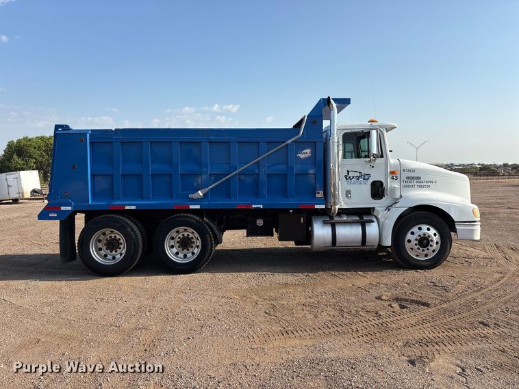 image for item JM9422 1999 International 9100 dump truck