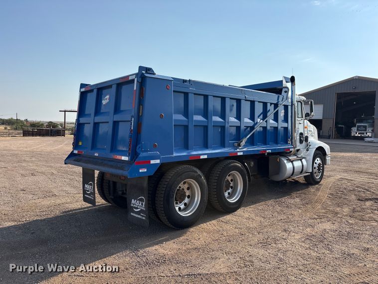 image for item JM9422 1999 International 9100 dump truck