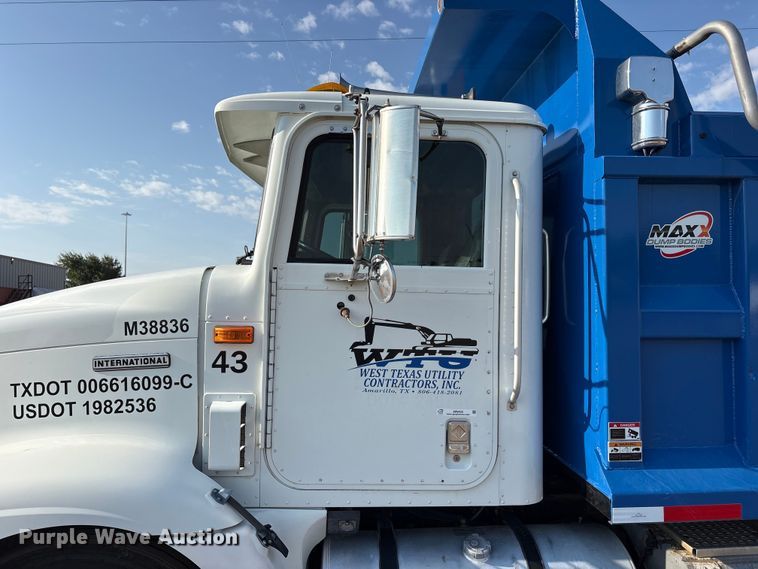 image for item JM9422 1999 International 9100 dump truck