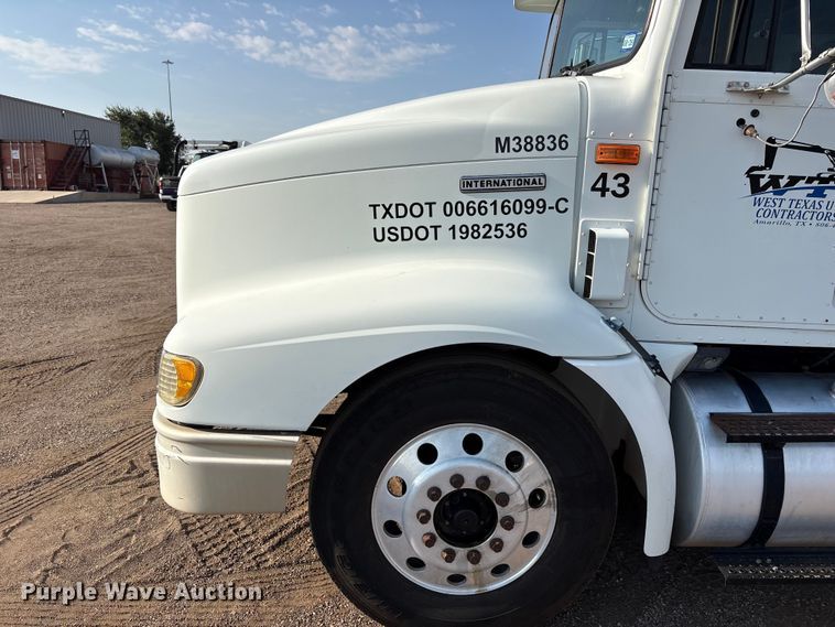 image for item JM9422 1999 International 9100 dump truck