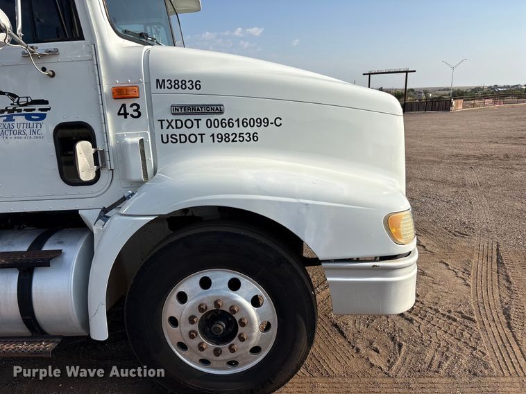 image for item JM9422 1999 International 9100 dump truck