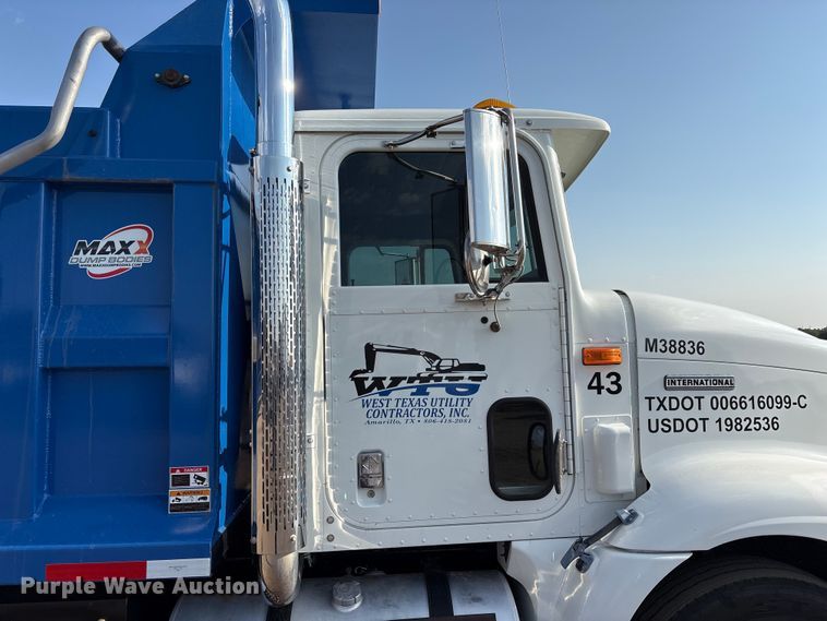 image for item JM9422 1999 International 9100 dump truck