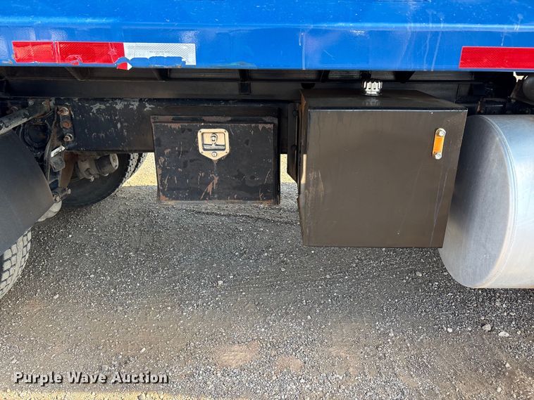 image for item JM9422 1999 International 9100 dump truck