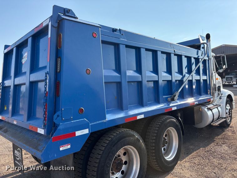 image for item JM9422 1999 International 9100 dump truck
