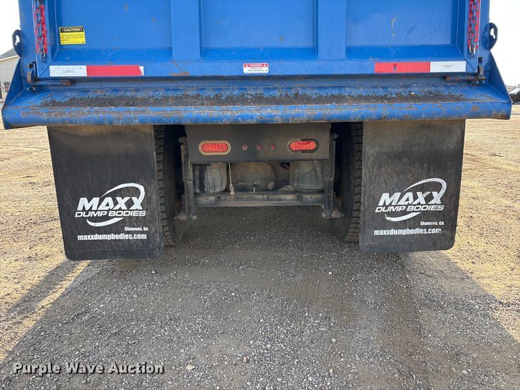 image for item JM9422 1999 International 9100 dump truck
