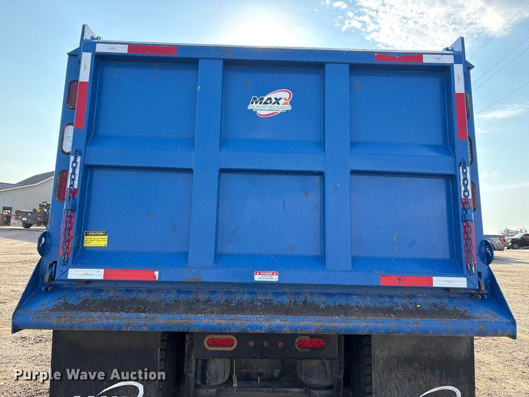 image for item JM9422 1999 International 9100 dump truck