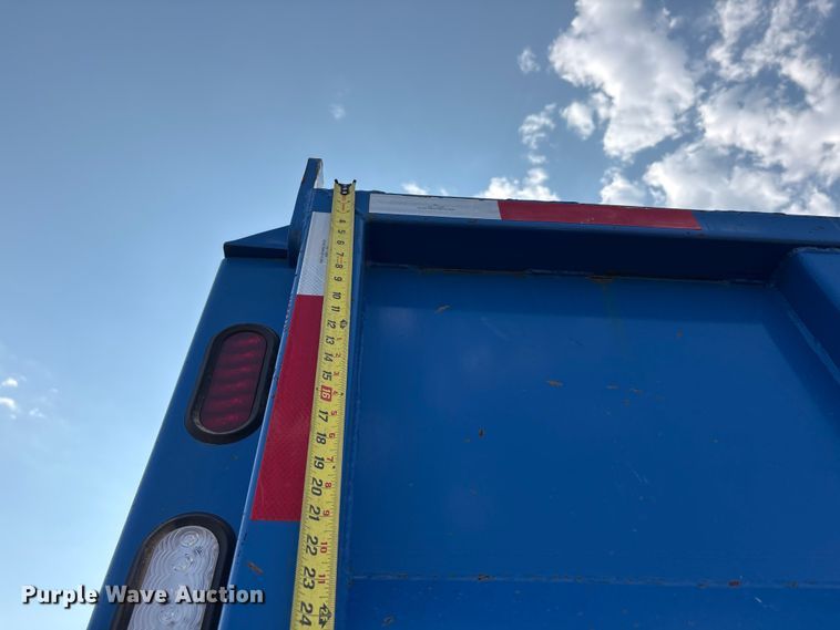 image for item JM9422 1999 International 9100 dump truck