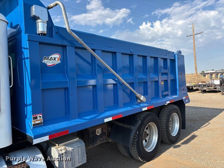 image for item JM9422 1999 International 9100 dump truck