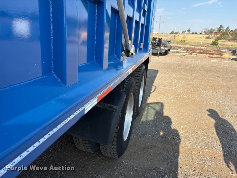 image for item JM9422 1999 International 9100 dump truck
