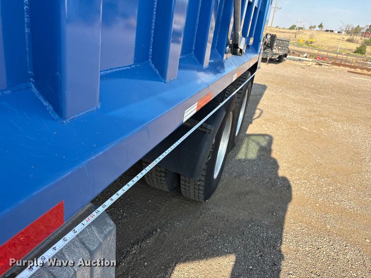 image for item JM9422 1999 International 9100 dump truck