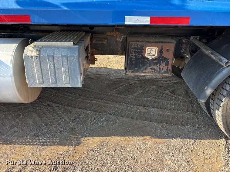 image for item JM9422 1999 International 9100 dump truck