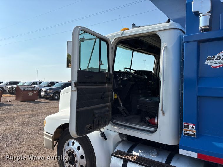 image for item JM9422 1999 International 9100 dump truck
