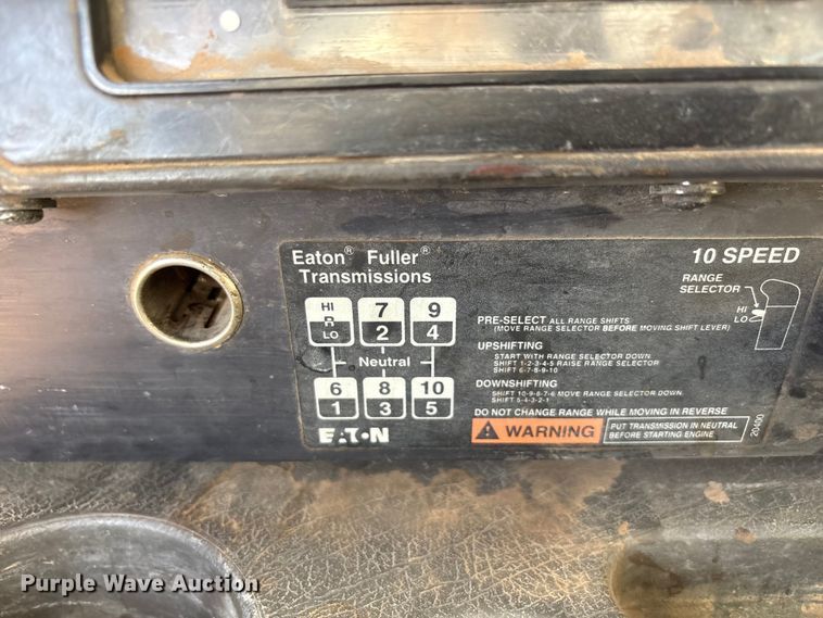 image for item JM9422 1999 International 9100 dump truck