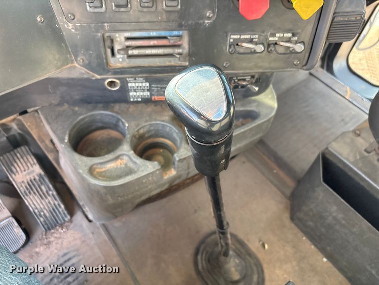 image for item JM9422 1999 International 9100 dump truck
