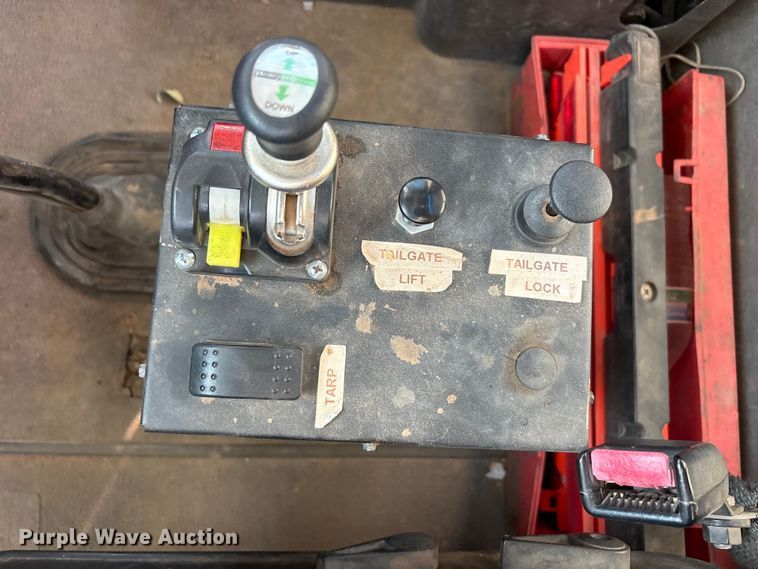 image for item JM9422 1999 International 9100 dump truck