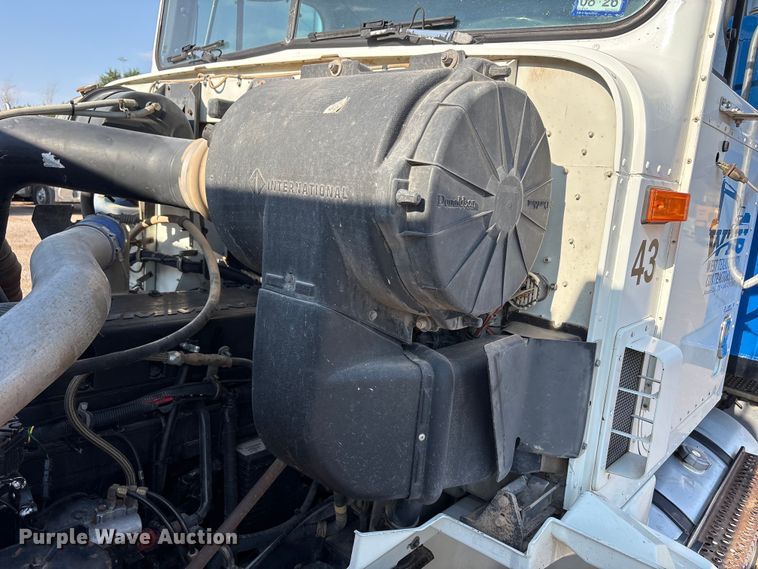 image for item JM9422 1999 International 9100 dump truck