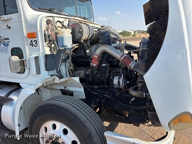 image for item JM9422 1999 International 9100 dump truck