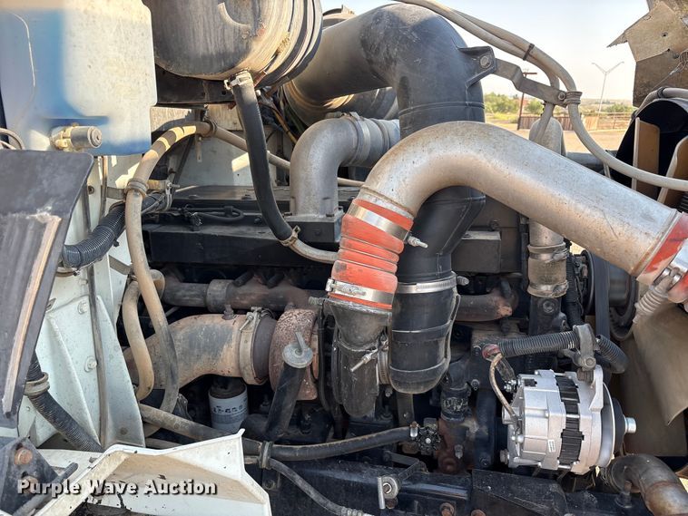 image for item JM9422 1999 International 9100 dump truck