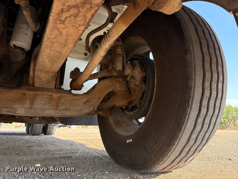 image for item JM9422 1999 International 9100 dump truck