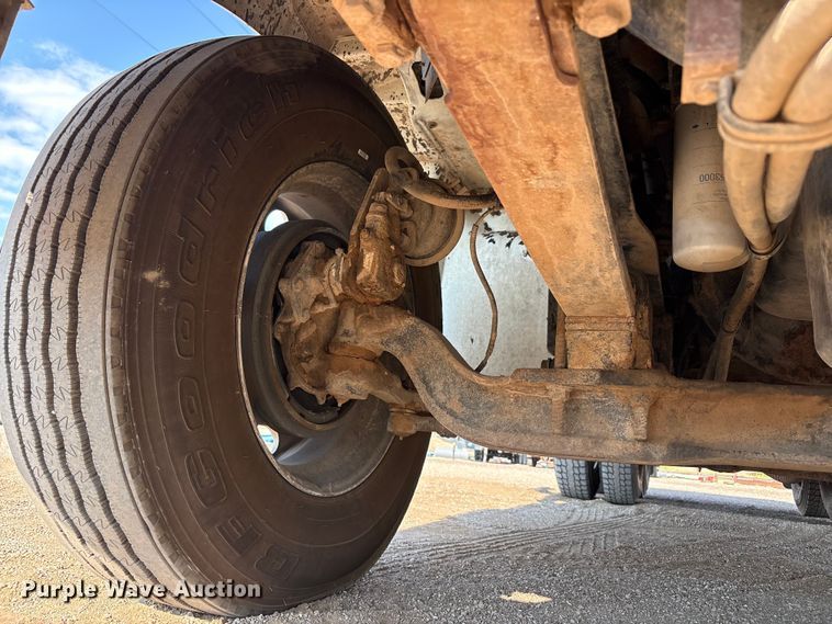 image for item JM9422 1999 International 9100 dump truck