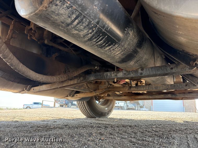 image for item JM9422 1999 International 9100 dump truck