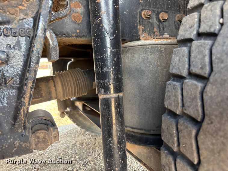 image for item JM9422 1999 International 9100 dump truck