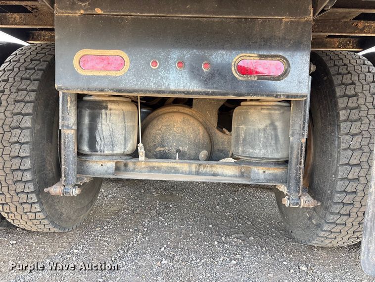 image for item JM9422 1999 International 9100 dump truck