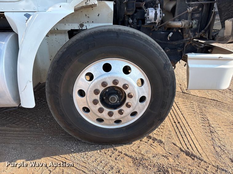 image for item JM9422 1999 International 9100 dump truck