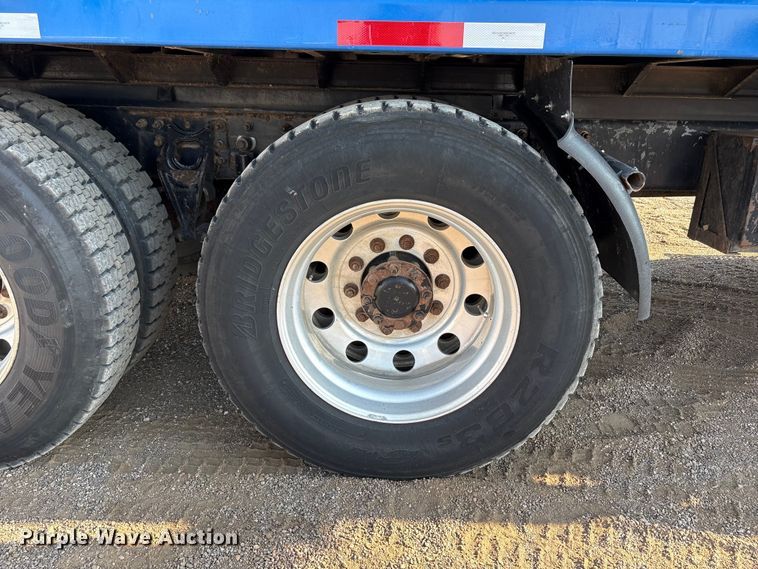 image for item JM9422 1999 International 9100 dump truck