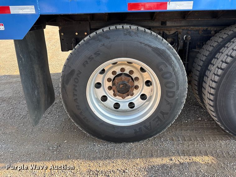 image for item JM9422 1999 International 9100 dump truck