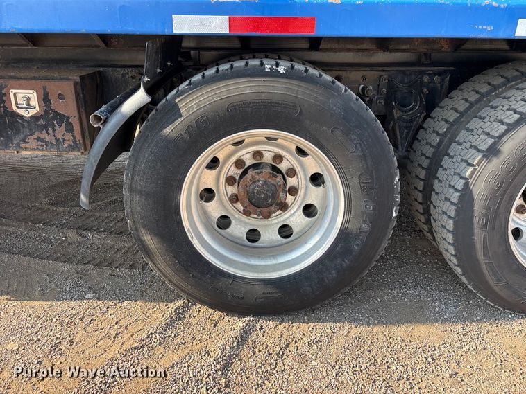 image for item JM9422 1999 International 9100 dump truck