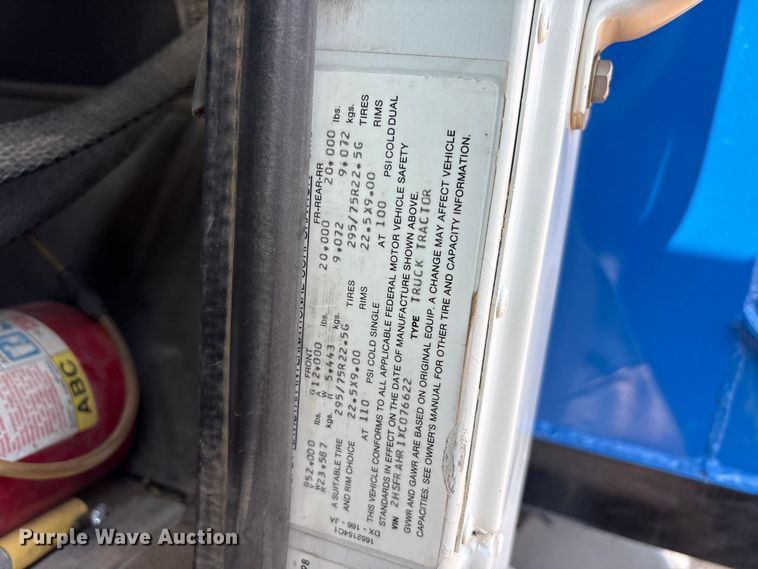 image for item JM9422 1999 International 9100 dump truck