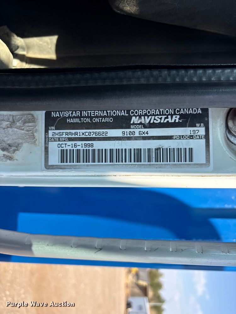 image for item JM9422 1999 International 9100 dump truck