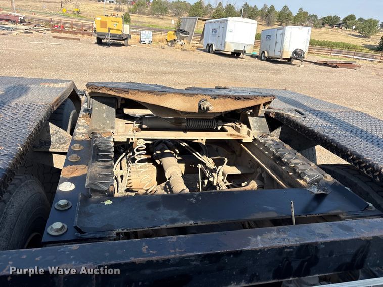 image for item JM9423 2013 Mack CHU semi truck