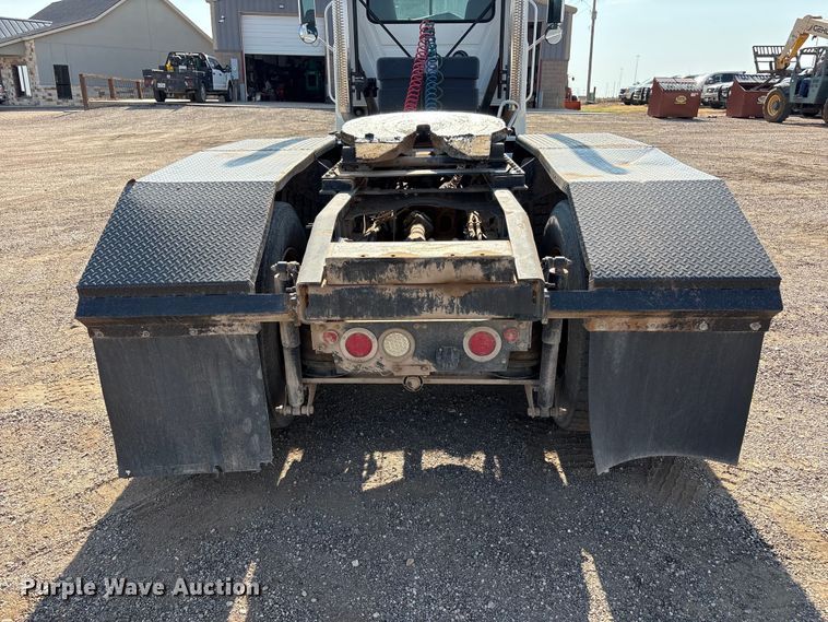 image for item JM9423 2013 Mack CHU semi truck