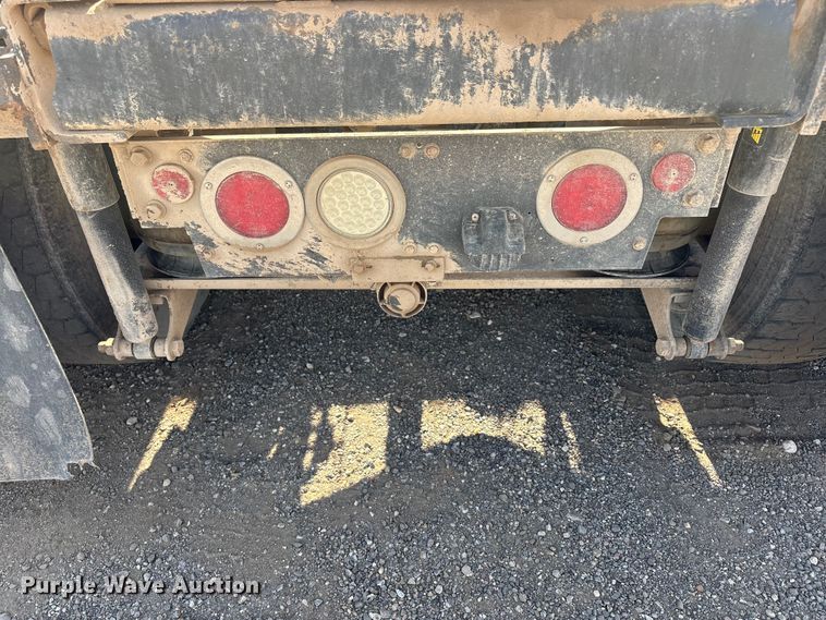 image for item JM9423 2013 Mack CHU semi truck