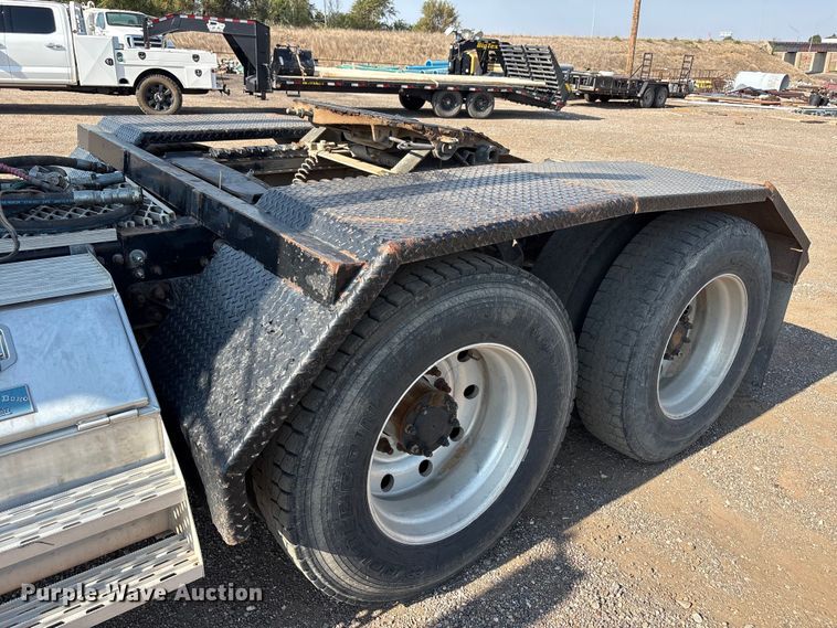 image for item JM9423 2013 Mack CHU semi truck