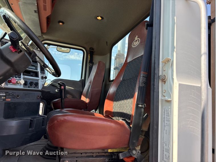 image for item JM9423 2013 Mack CHU semi truck