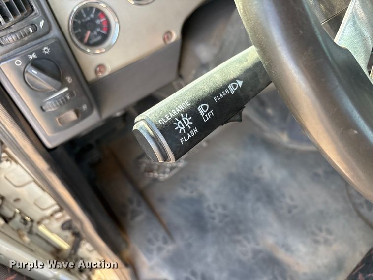 image for item JM9423 2013 Mack CHU semi truck