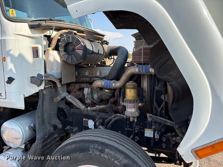 image for item JM9423 2013 Mack CHU semi truck
