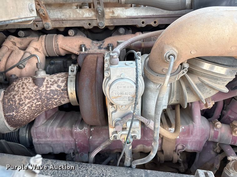 image for item JM9423 2013 Mack CHU semi truck