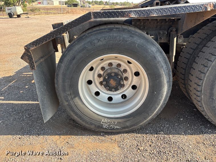 image for item JM9423 2013 Mack CHU semi truck