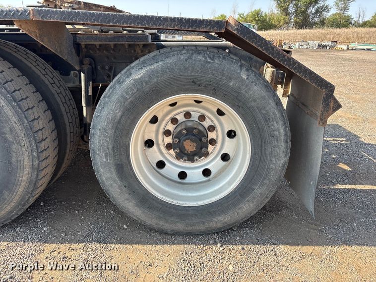 image for item JM9423 2013 Mack CHU semi truck
